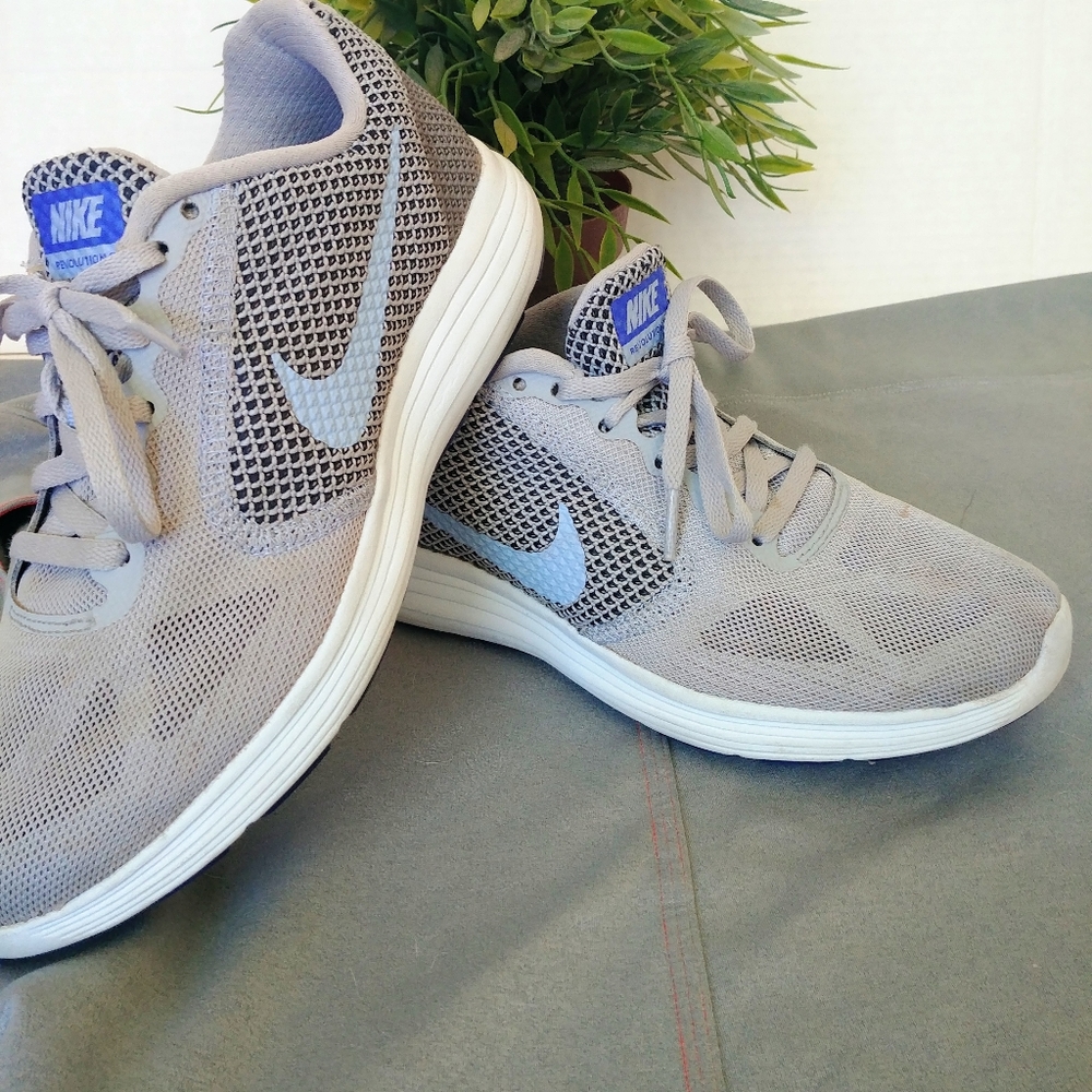 Nike Revolution 4 Running Shoes Size 6.5